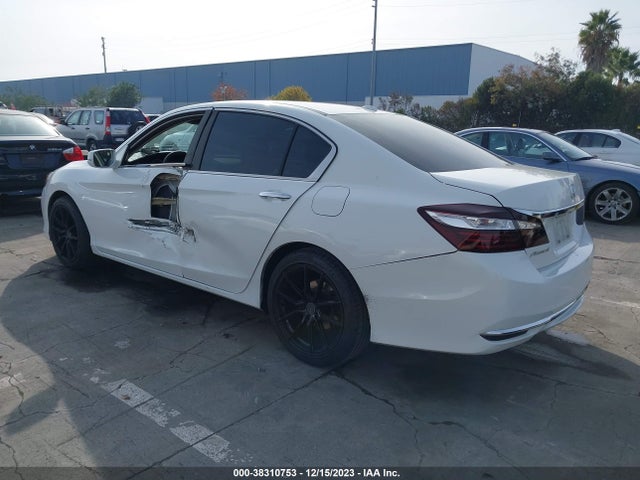 Honda ACCORD EX 2017 1HGCR2F70HA211175 Image 3