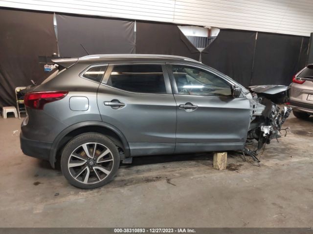 JN1BJ1CR9JW293940 Nissan Rogue Sport Sl
