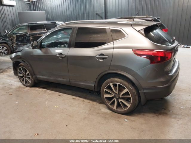 JN1BJ1CR9JW293940 Nissan Rogue Sport Sl