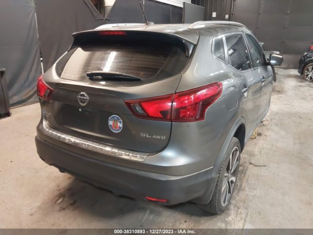 JN1BJ1CR9JW293940 Nissan Rogue Sport Sl