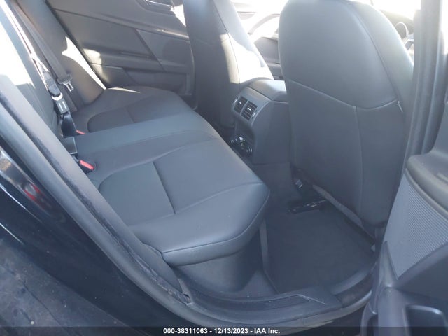 2019 JAGUAR XE SAJAD4FX6KCP44709 Photo 7