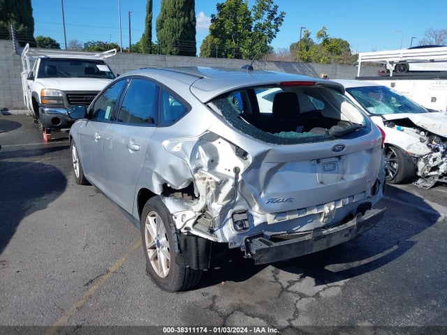 Ford FOCUS SE 2016 1FADP3K24GL283269 Image 3