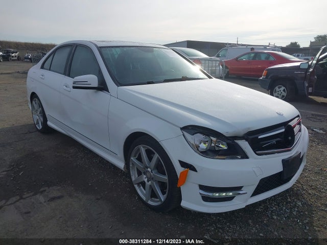 38311284 :رقم المزاد ، WDDGF4HB5EA952994 vin ، 2014 Mercedes-benz C 250 Luxury/sport مزاد بيع