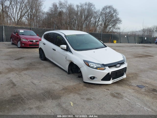 2013 FORD FOCUS TITANIUM VIN: 1FADP3N28DL210851