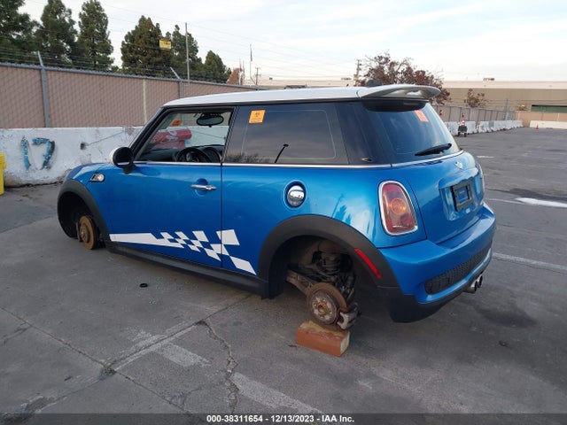 2007 MINI COOPER S WMWMF73527TL87950 Photo 2