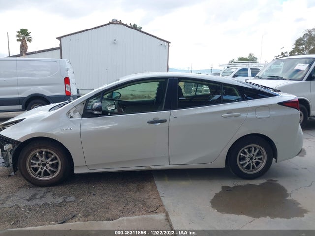 2021 TOYOTA PRIUS LE VIN: JTDKAMFU6M3145183