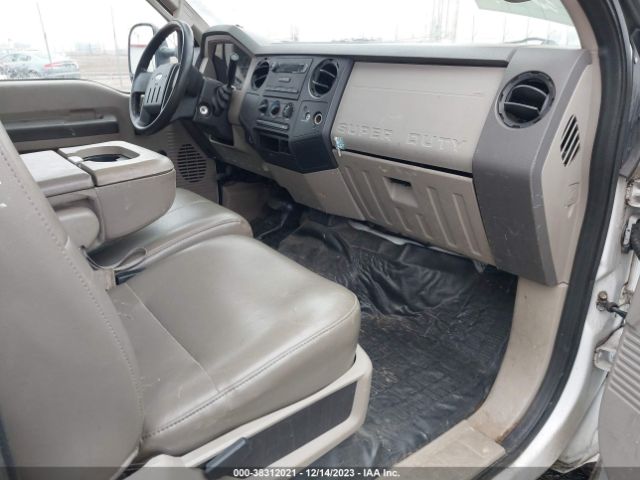 2008 FORD SUPER DUTY F-250 1FTSX21R18EC16029 Photo 4