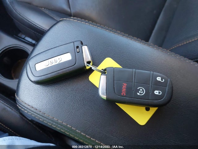 2020 JEEP COMPASS LIMITED FWD VIN: 3C4NJCCB3LT152718