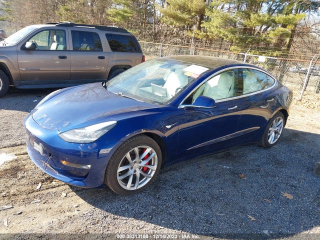 2018 TESLA MODEL 3 5YJ3E1EB3JF070061 Photo 1