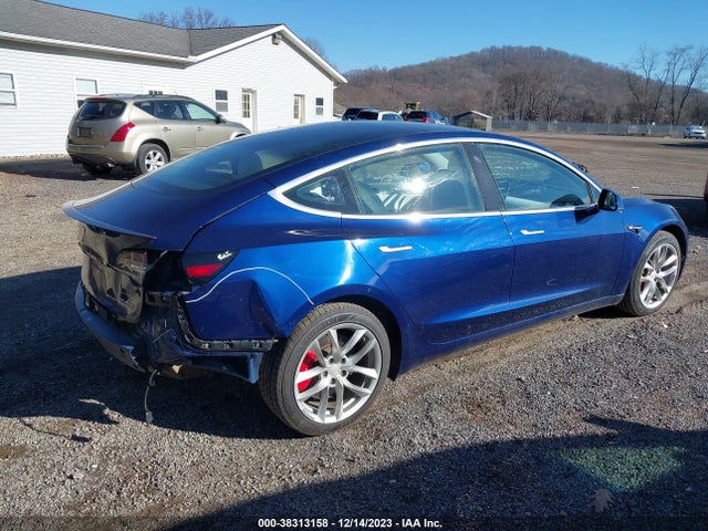 2018 TESLA MODEL 3 5YJ3E1EB3JF070061 Photo 3