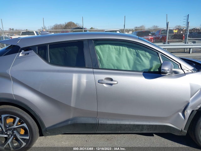 Toyota C-HR XLE 2019 NMTKHMBX1KR078479 Image 12