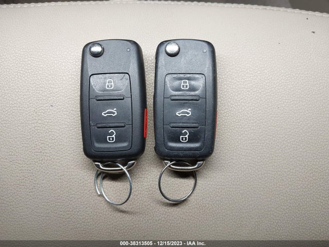 2012 VOLKSWAGEN BEETLE 2.5L VIN: 3VWJP7AT0CM658000