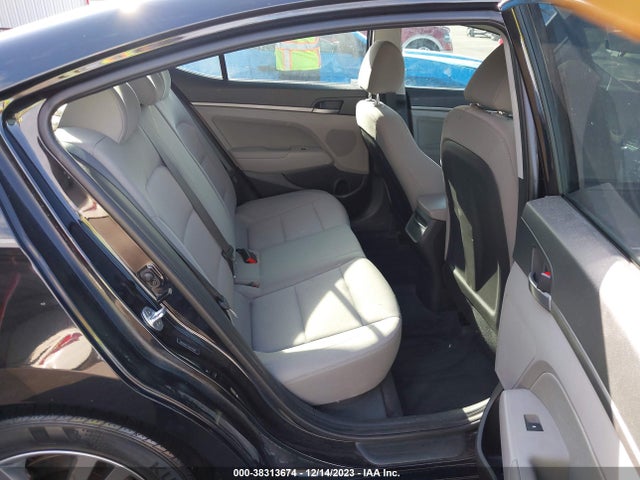 Hyundai ELANTRA SEL 2018 5NPD84LF3JH274282 Image 8