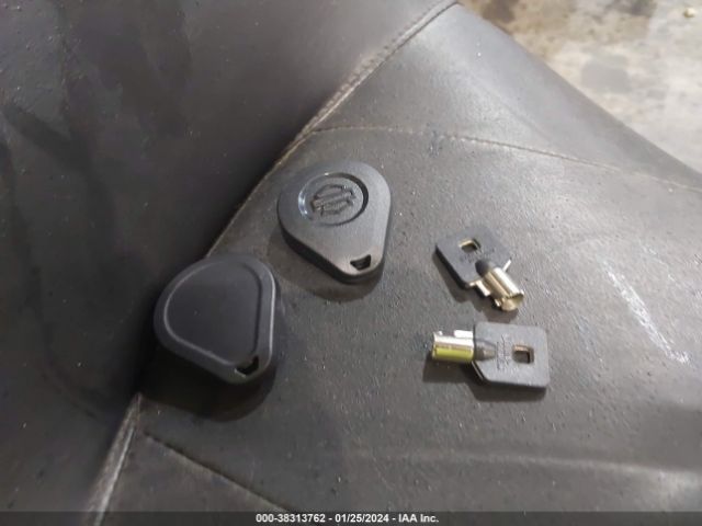 2022 HARLEY-DAVIDSON FLTRK 1HD1KZF12NB614416 Photo 10