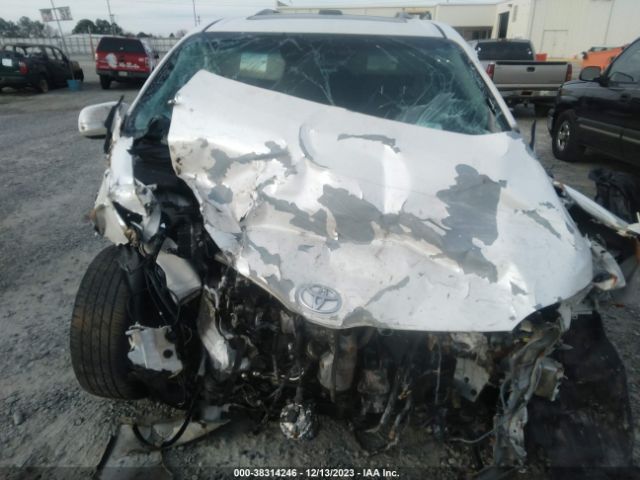 5TDYK3DCXFS605460 Toyota Sienna Limited 7 Passenger
