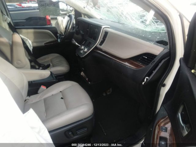 5TDYK3DCXFS605460 Toyota Sienna Limited 7 Passenger