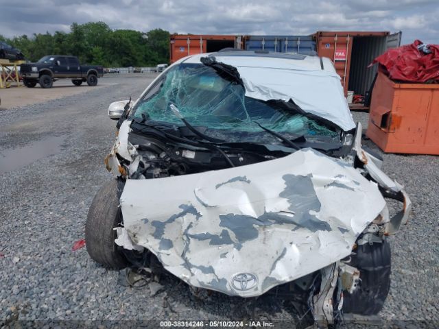 5TDYK3DCXFS605460 Toyota Sienna Limited 7 Passenger