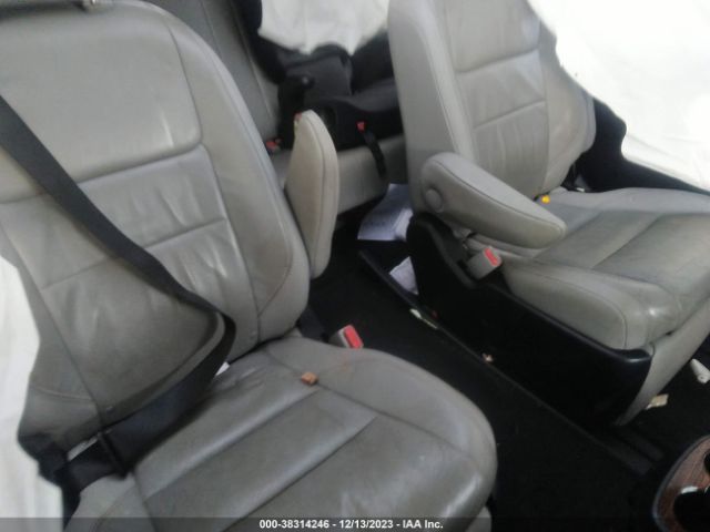 5TDYK3DCXFS605460 Toyota Sienna Limited 7 Passenger