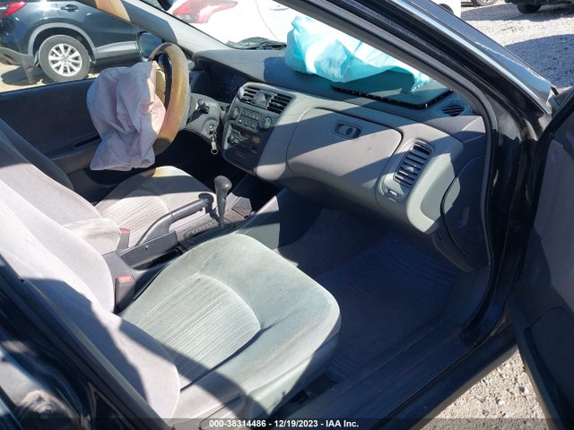 1998 HONDA ACCORD LX VIN: 1HGCG5648WA250140