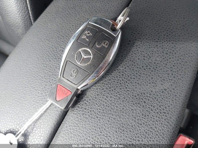 2013 MERCEDES-BENZ C 300 LUXURY 4MATIC/SPORT 4MATIC VIN: WDDGF8AB2DR256773