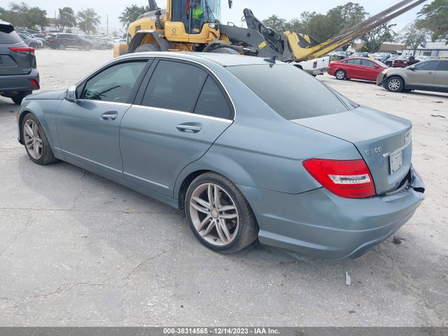 2013 MERCEDES-BENZ C 300 LUXURY 4MATIC/SPORT 4MATIC VIN: WDDGF8AB2DR256773