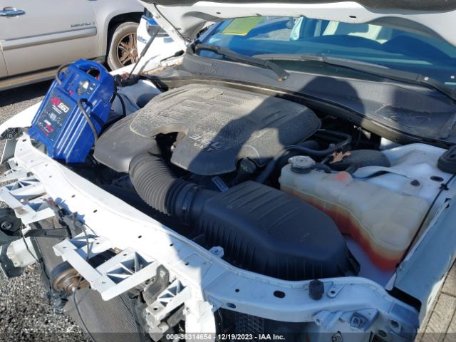2C3CCAKG9KH698504 Chrysler 300 Limited Awd