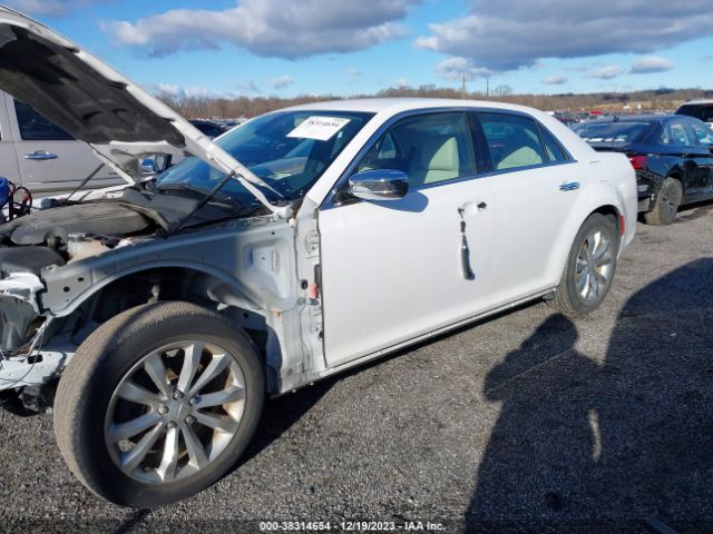 2C3CCAKG9KH698504 Chrysler 300 Limited Awd