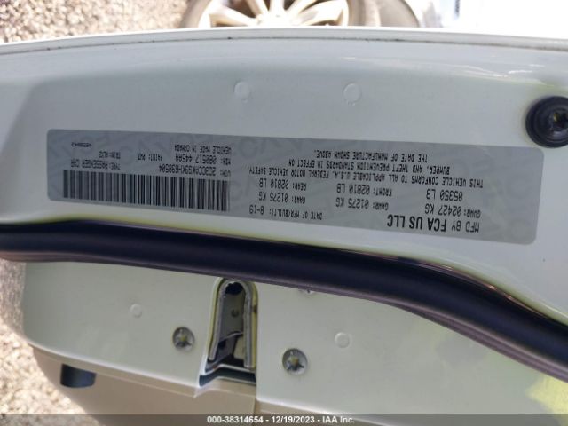 2C3CCAKG9KH698504 Chrysler 300 Limited Awd