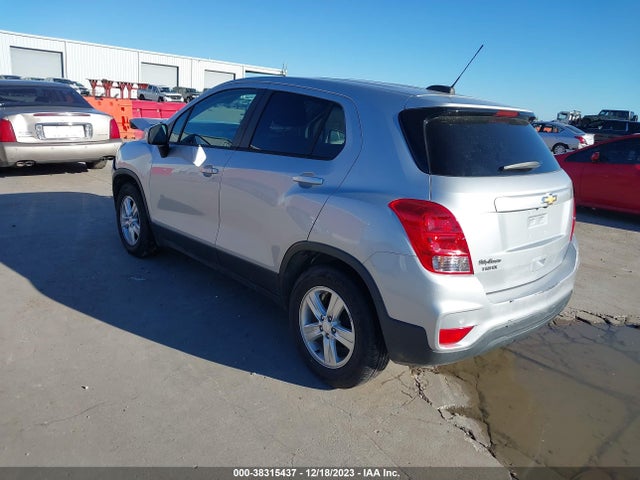 Chevrolet TRAX LS 2019 3GNCJKSBXKL240321 Image 3