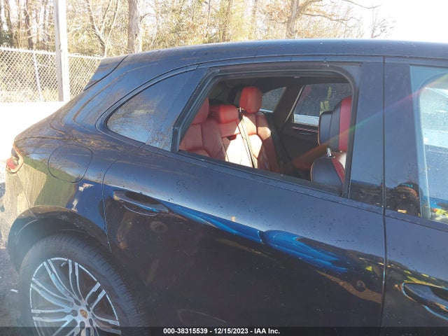 2017 PORSCHE MACAN WP1AA2A58HLB05692 Photo 5