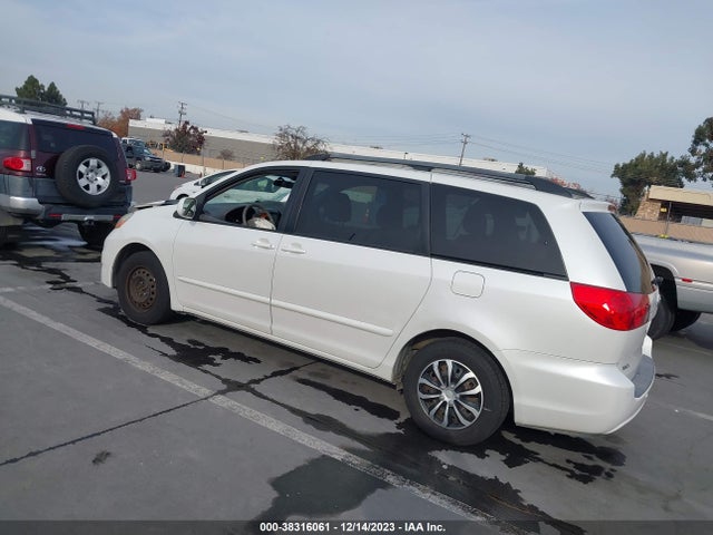 2010 TOYOTA SIENNA XLE VIN: 5TDYK4CC5AS324098