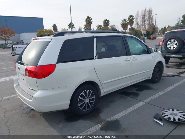 2010 TOYOTA SIENNA XLE VIN: 5TDYK4CC5AS324098