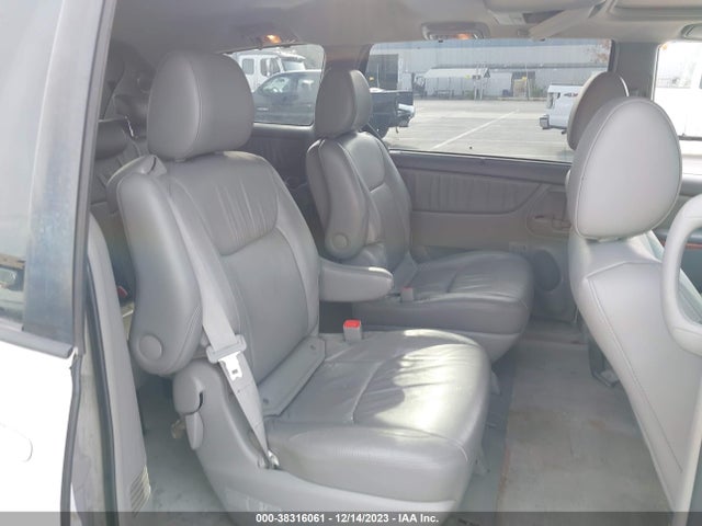 2010 TOYOTA SIENNA XLE VIN: 5TDYK4CC5AS324098