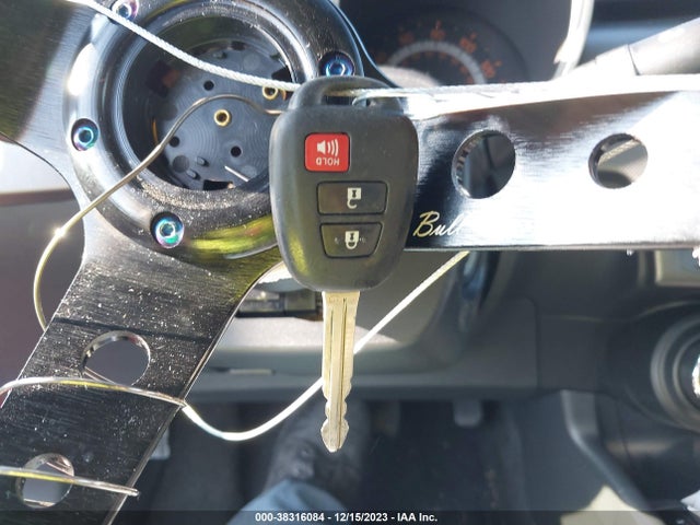 Scion TC 2014 JTKJF5C77E3066617 Image 11