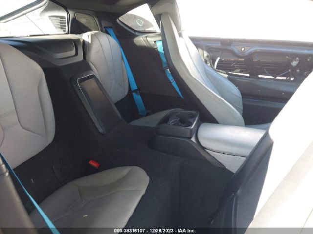WBY2Z2C57FV392700 BMW I8