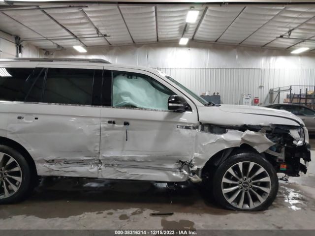 5LMJJ2LT2LEL12873 Lincoln Navigator Reserve