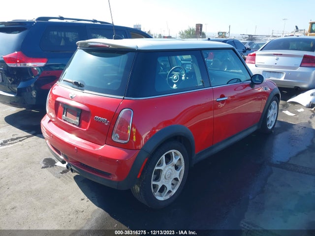 2006 MINI COOPER S WMWRE335X6TJ38683 Photo 3
