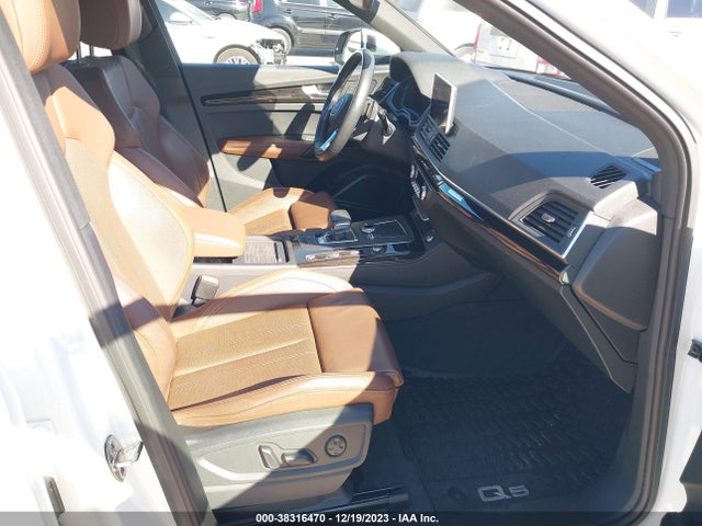 WA1BNAFY0K2075084 Audi Q5 45 Premium