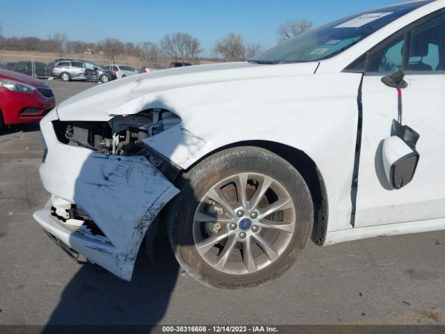 3FA6P0H73HR381755 Ford FUSION SE