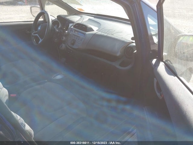 2013 HONDA FIT VIN: JHMGE8H3XDC066930