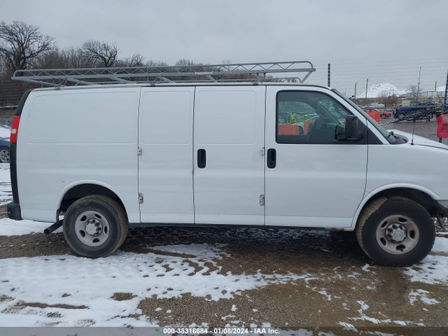 Chevrolet Express 2500 Work Van 2018 1GCWGAFG8J1343148 Image 13