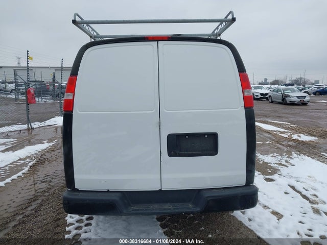 Chevrolet Express 2500 Work Van 2018 1GCWGAFG8J1343148 Image 16