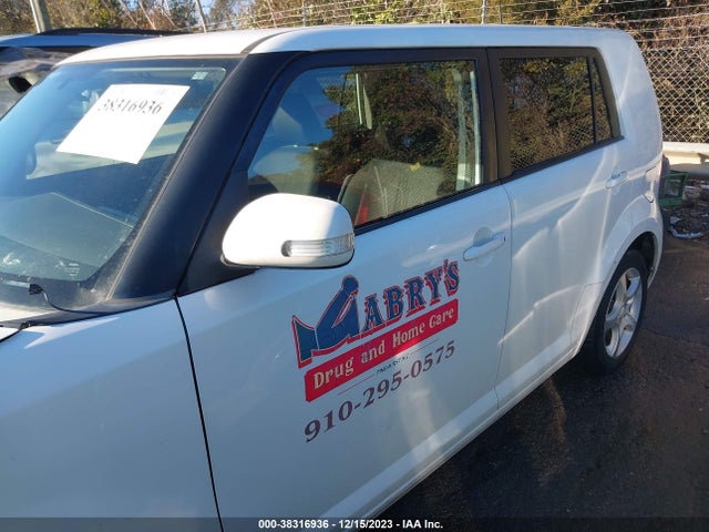 2008 SCION XB VIN: JTLKE50E981020163