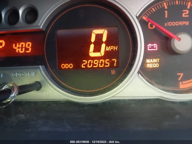 2008 SCION XB VIN: JTLKE50E981020163