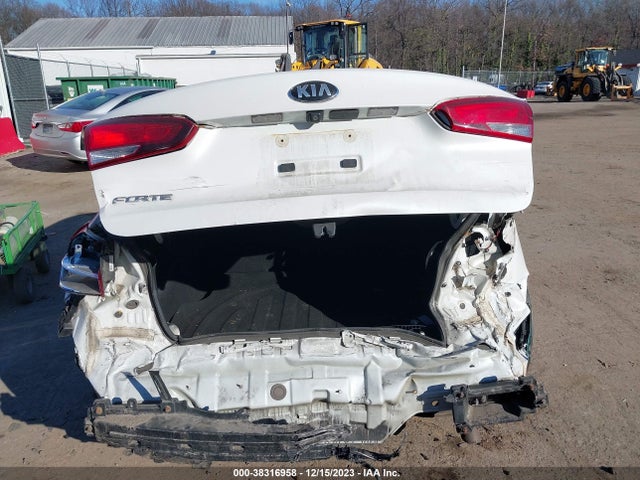KIA FORTE LX 2018 3KPFL4A75JE198507 Image 16