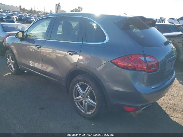 2012 PORSCHE CAYENNE WP1AA2A29CLA02568 Photo 2