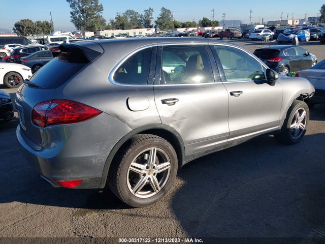 2012 PORSCHE CAYENNE WP1AA2A29CLA02568 Photo 3