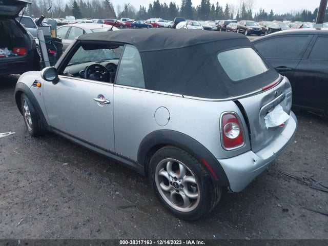 2011 MINI COOPER WMWZN3C58BTZ78455 Photo 2