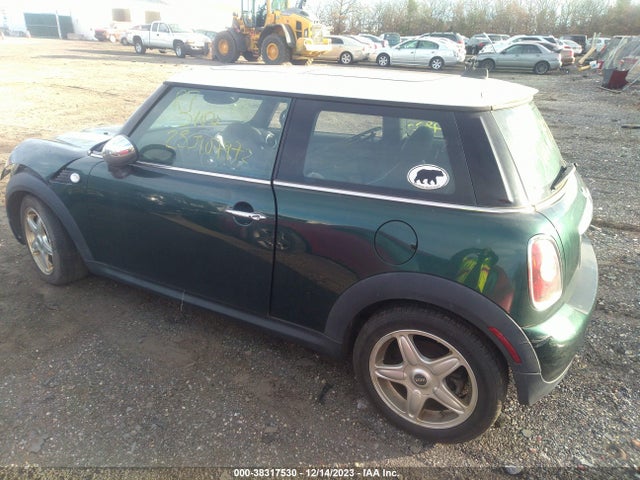 2009 MINI COOPER WMWMF33549TT68862 Photo 2