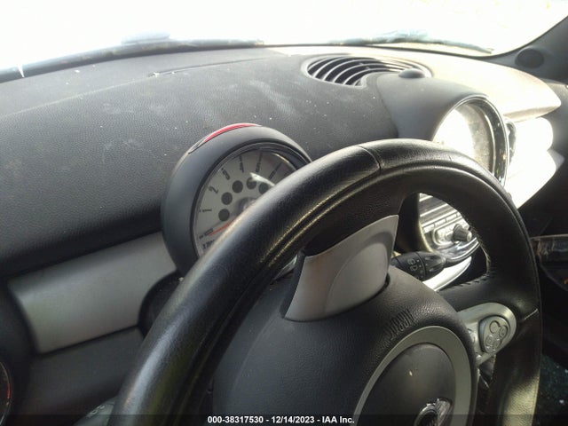 2009 MINI COOPER WMWMF33549TT68862 Photo 6